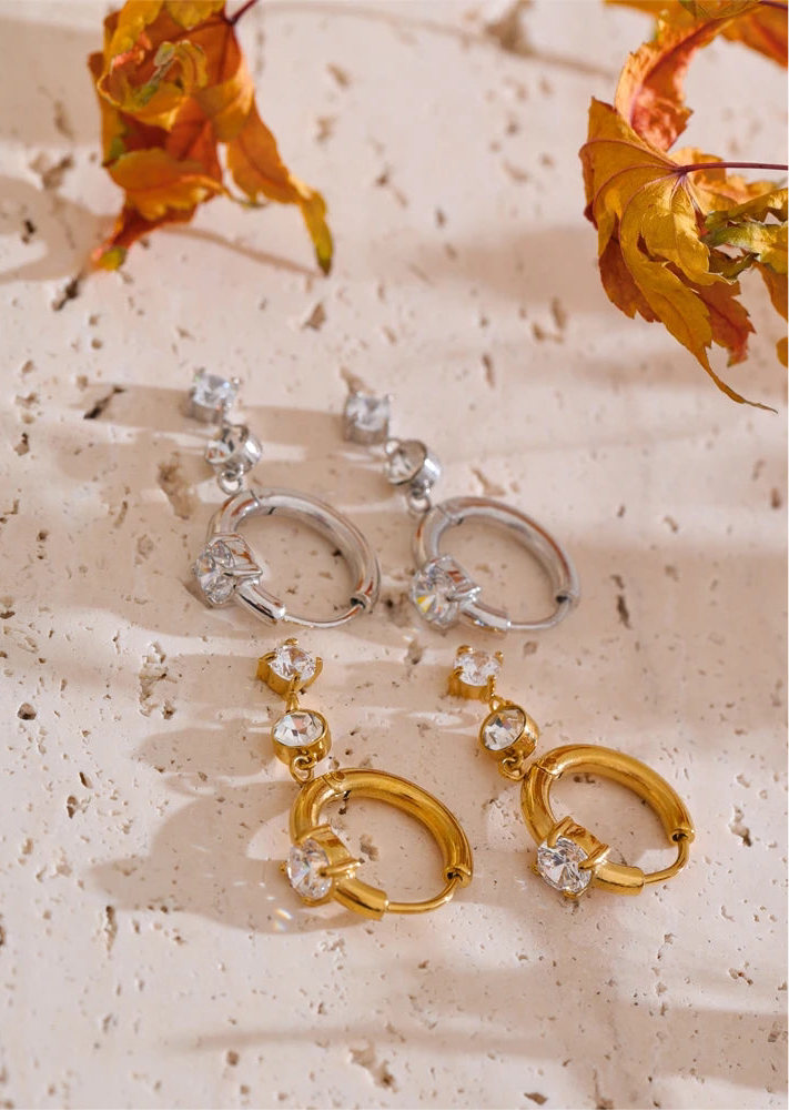 NO:23 Orecchini pendenti in zirconia