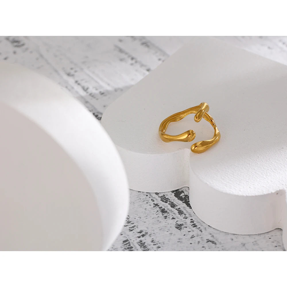 NO:53 Fluid Form Ring