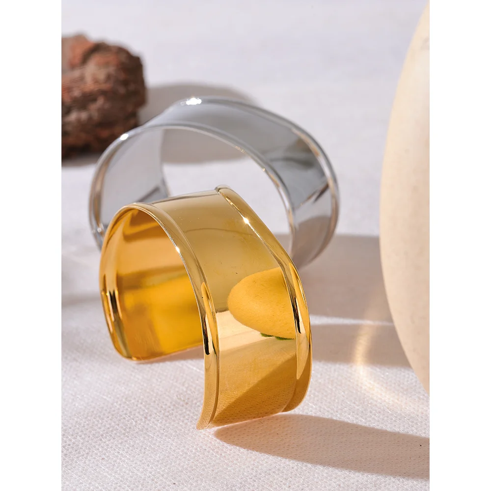 NO:53 Wide Bracelet