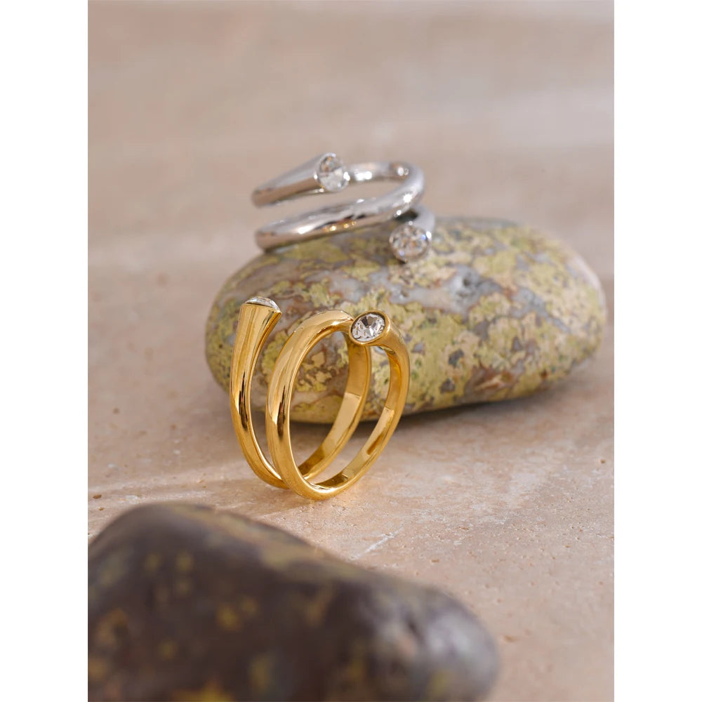 NO:48 Anello geometrico con zirconi