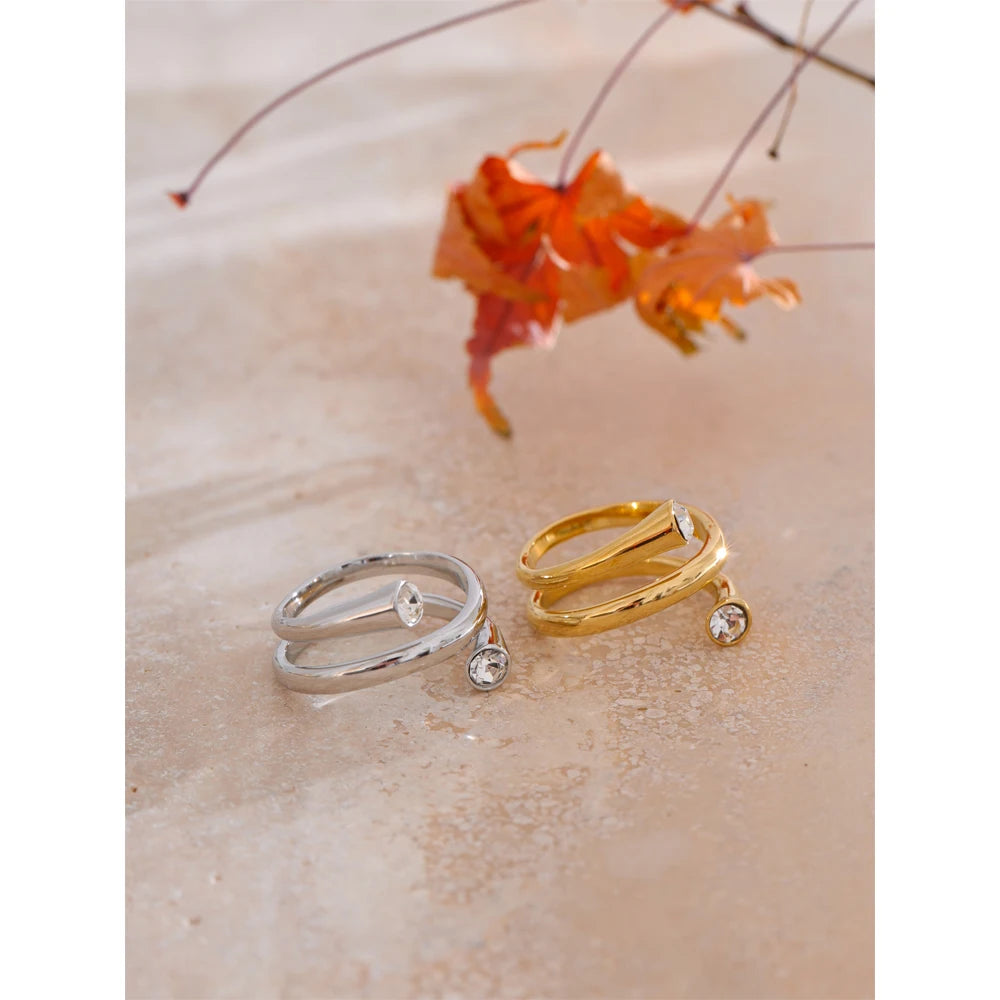 NO:48 Anello geometrico con zirconi
