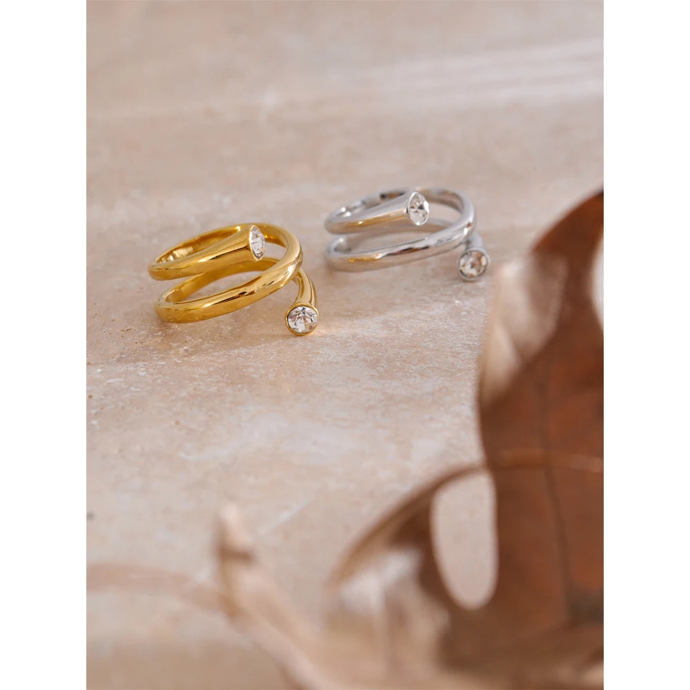 NO:48 Anello geometrico con zirconi