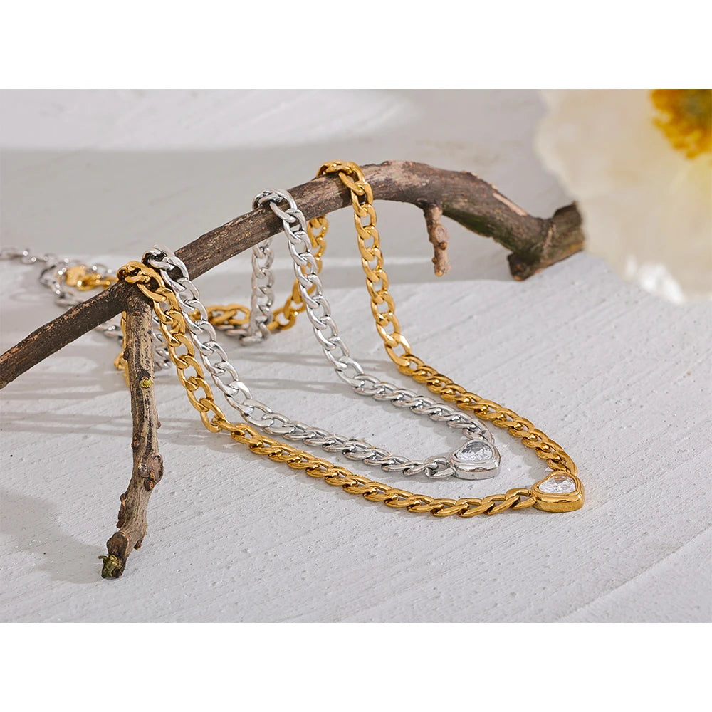 Collana con zirconi scintillanti a forma di cuore n. 4